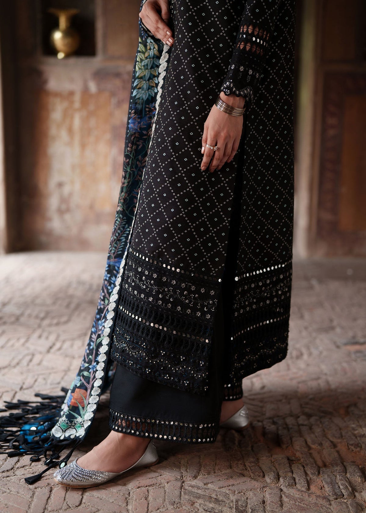 Sadaf Fawad Khan | Zeenat Formals 26 | Riwaz, image 6