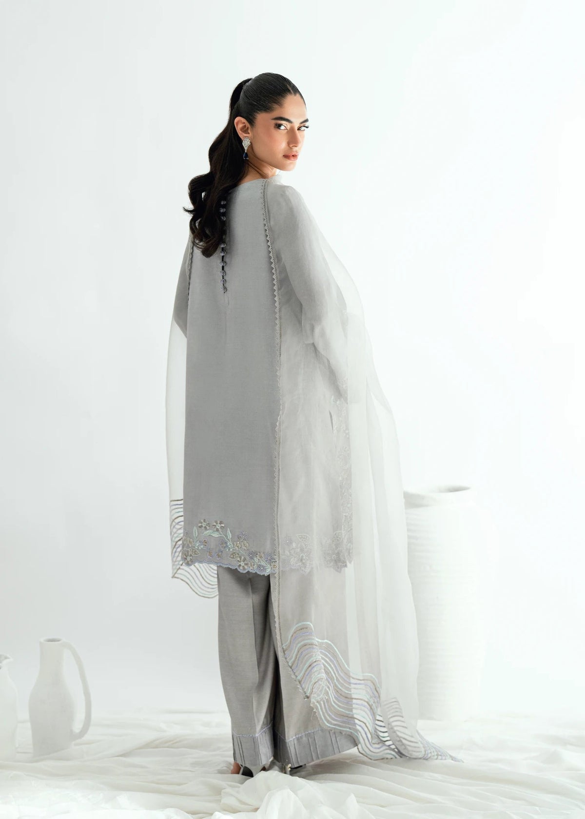 Umsha | Jardin De Luxe | Silver Mist, image 2