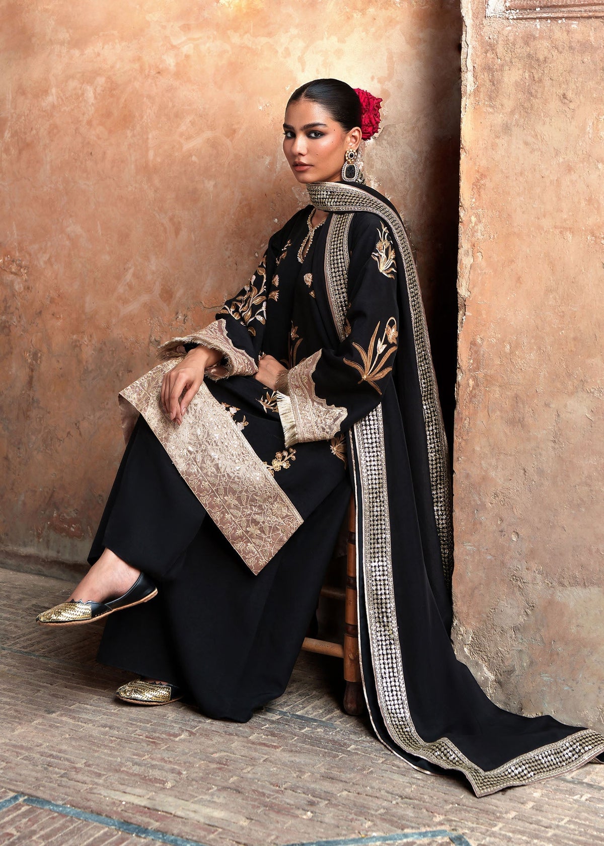 Sadaf Fawad Khan | Zeenat Formals 26 | Resham, image 3