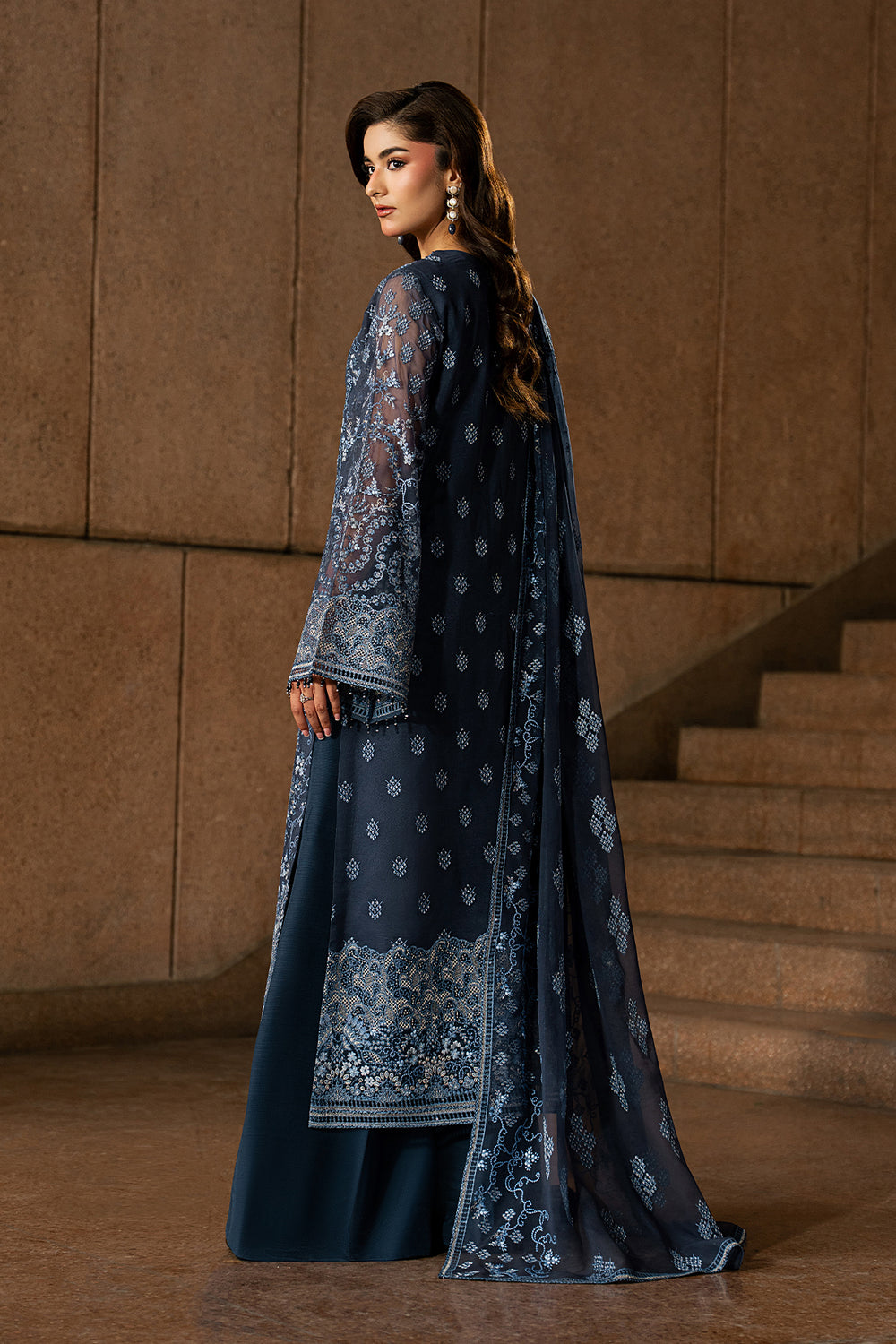 Lavish Premium | Lazawal Formals | Sapphire Veil, image 2