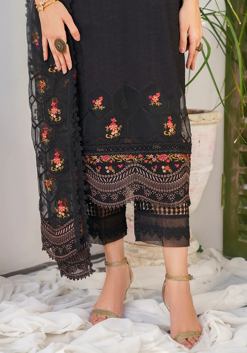 Zarqash | Belle Ame 24 | BL 007 Jardin Noir by Zarqash - House of Maryam