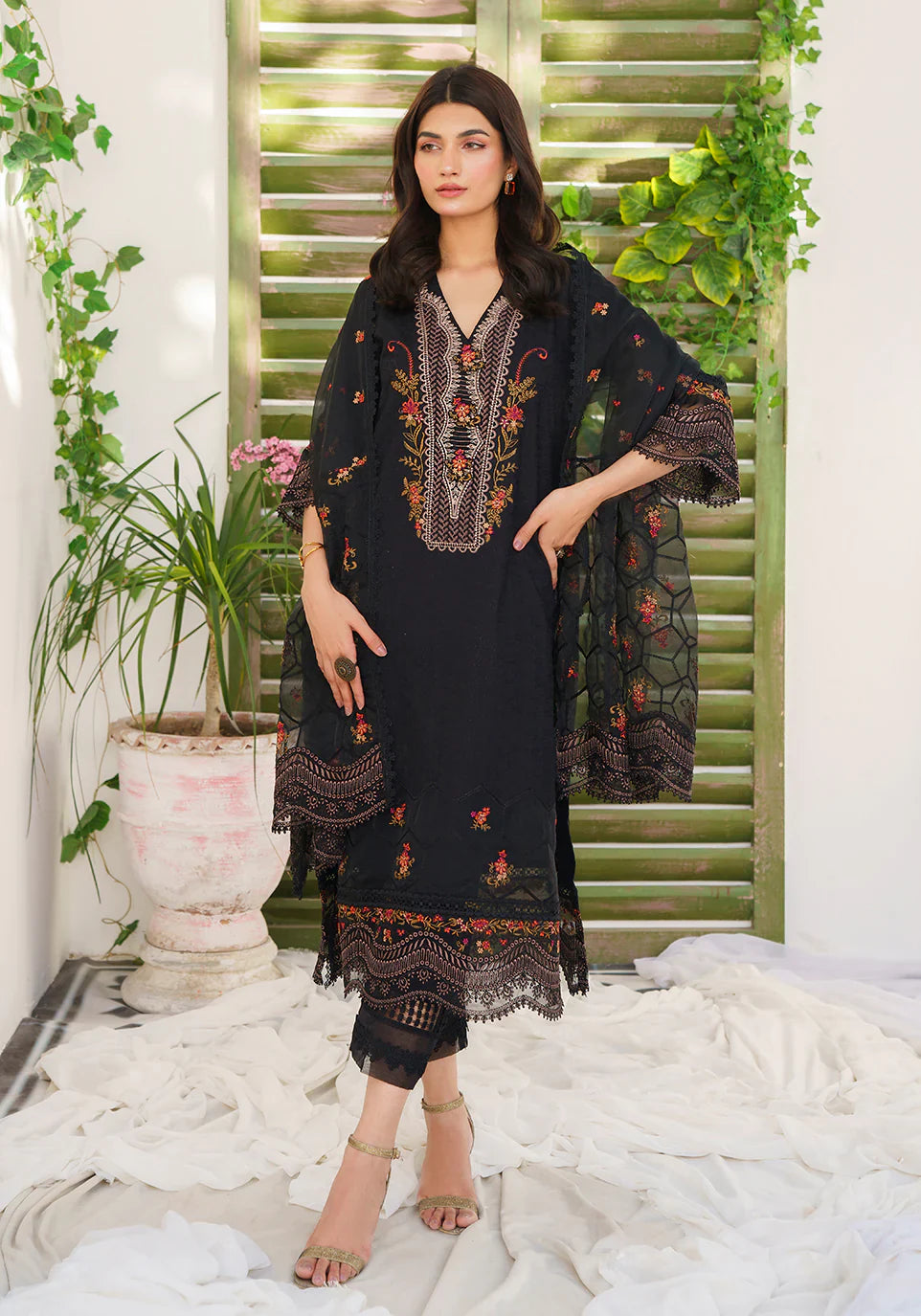 Zarqash | Belle Ame 24 | BL 007 Jardin Noir by Zarqash - House of Maryam