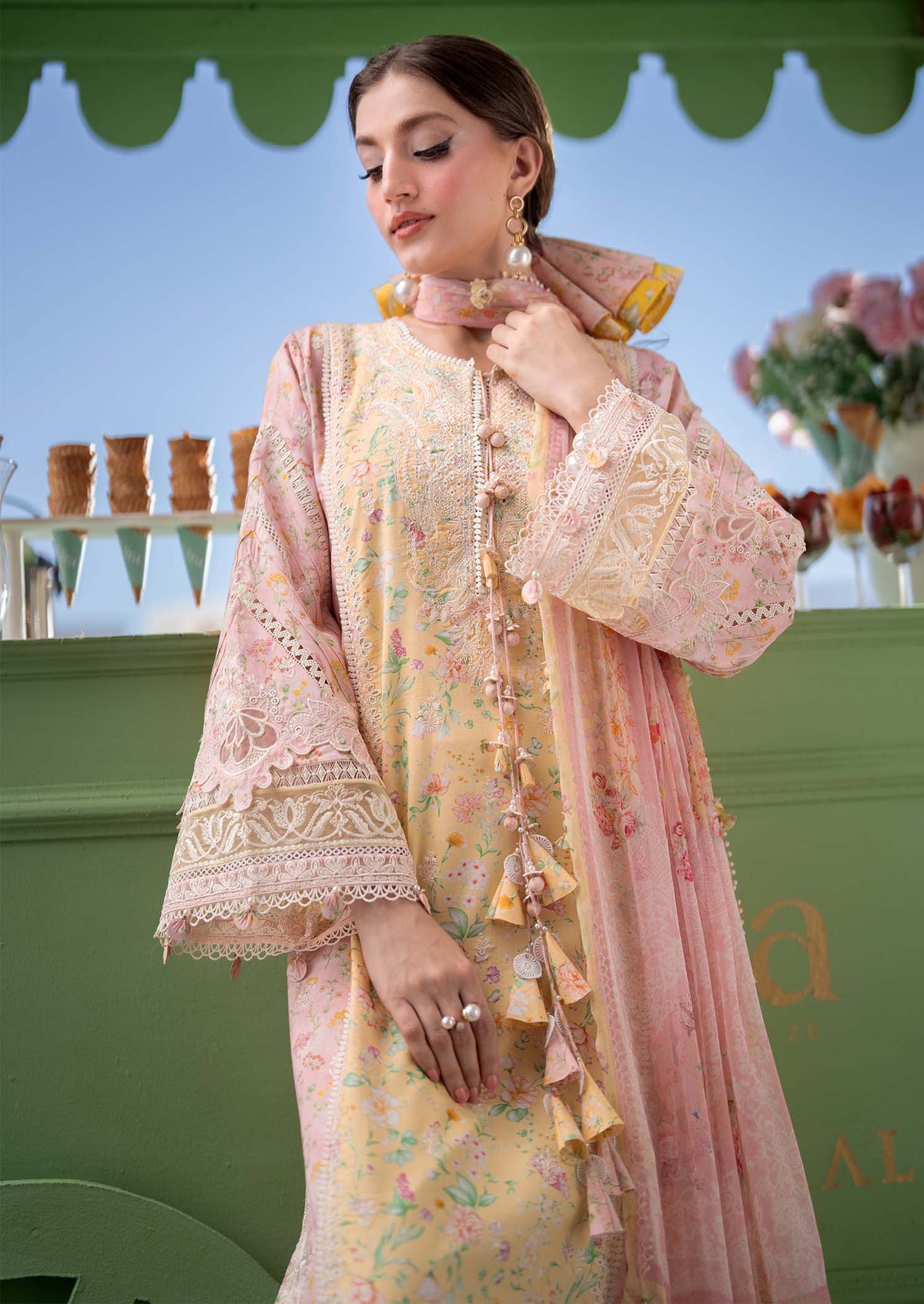 Kanwal Malik | Mira Summer Lawn 26 | Milaa, image 4