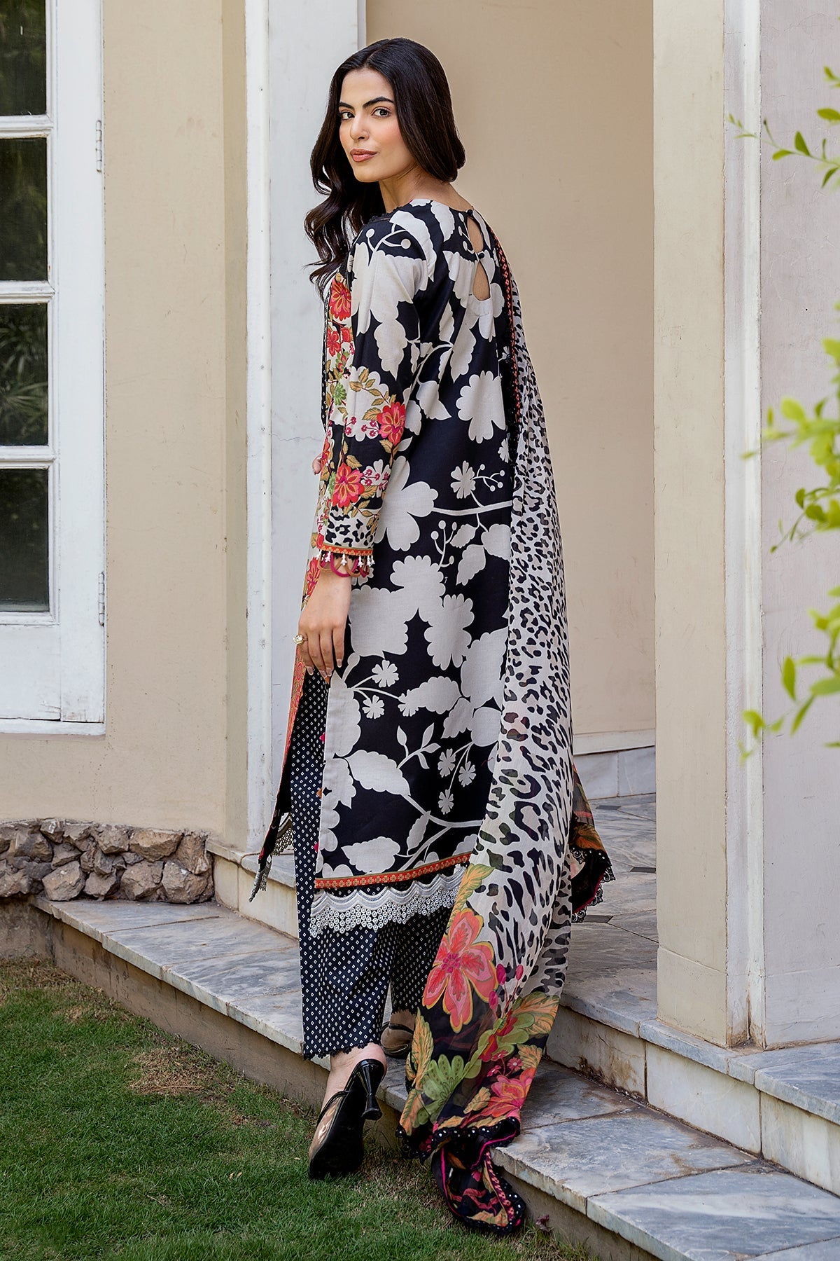 Charizma | C Print Lawn | CP6-21, image 2