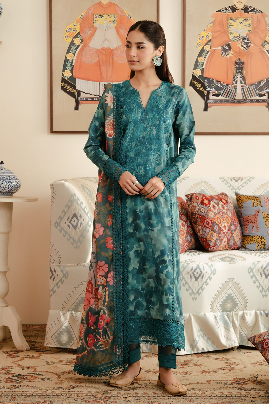 Afrozeh Ceila embroidered lawn suit