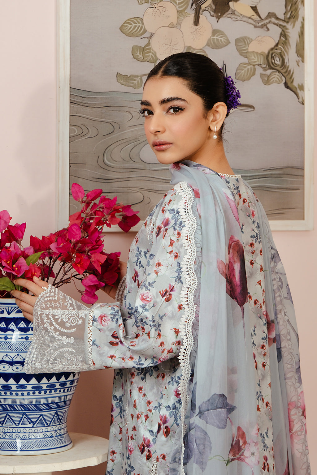 Afrozeh Evora embroidered lawn suit, photo 3