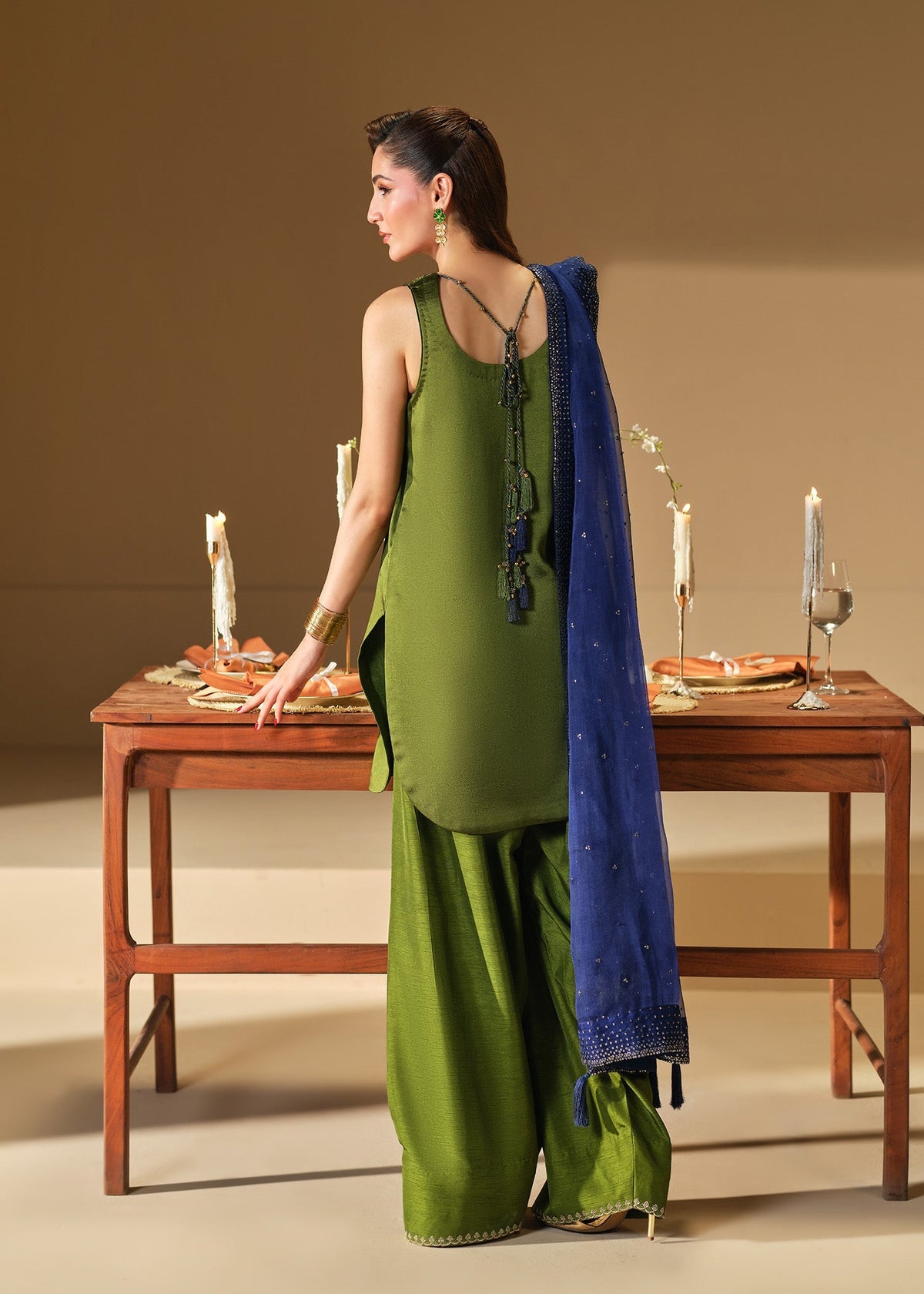 Mahum Asad | The Shadow Line | Verde, image 2