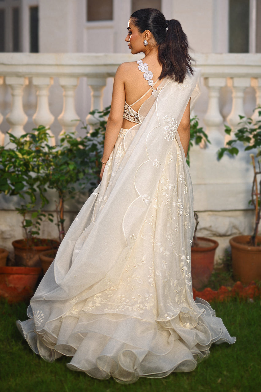 Sania Maskatiya | Fall Festive Shimmer | Mani