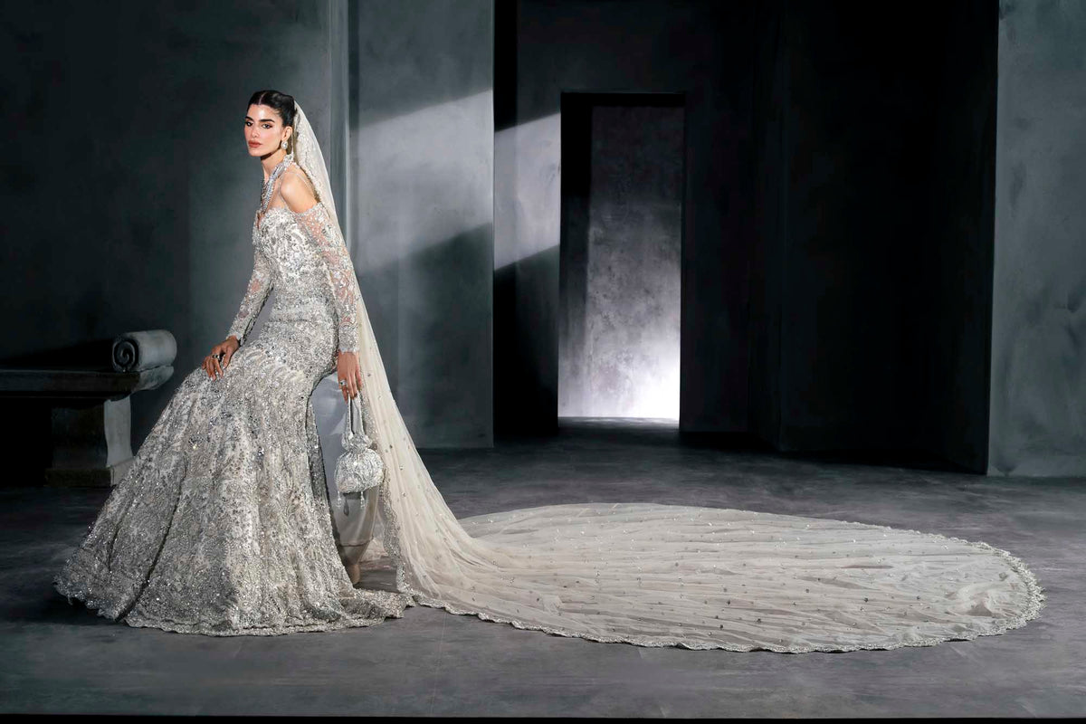 Akbar Aslam Mirella ice silver bridal lehenga, photo 8
