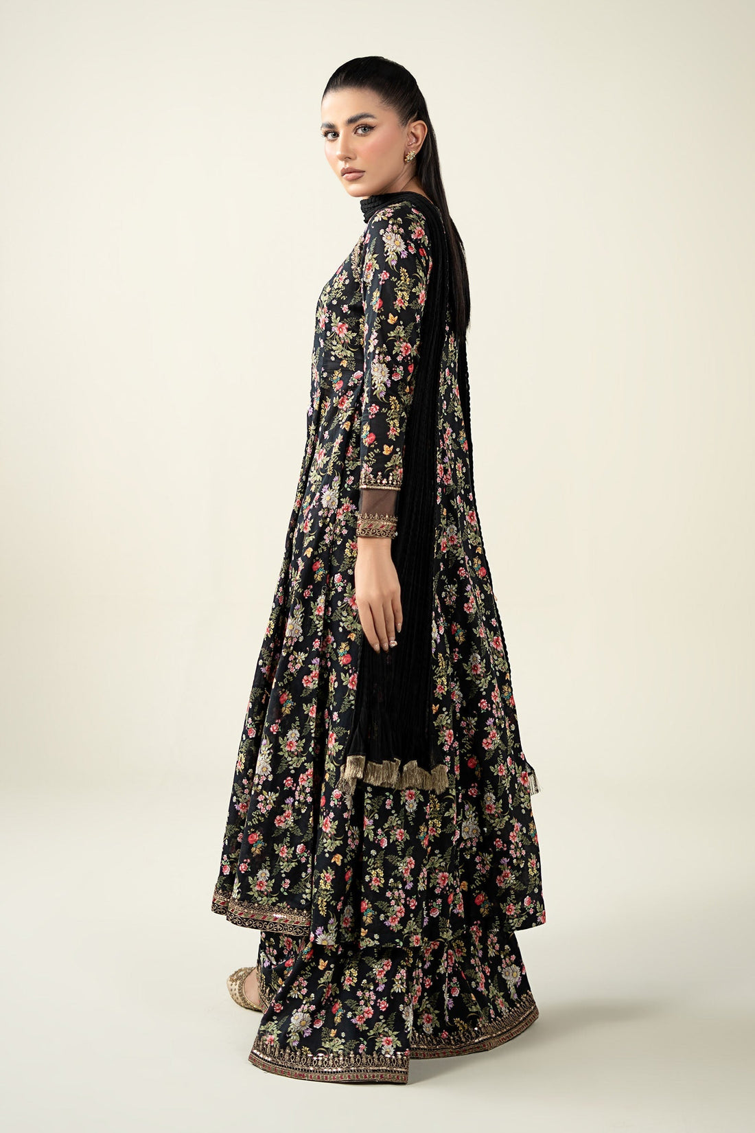 Maria B | Luxury Winter Pret 25 | DW-EA24-81R1-Black