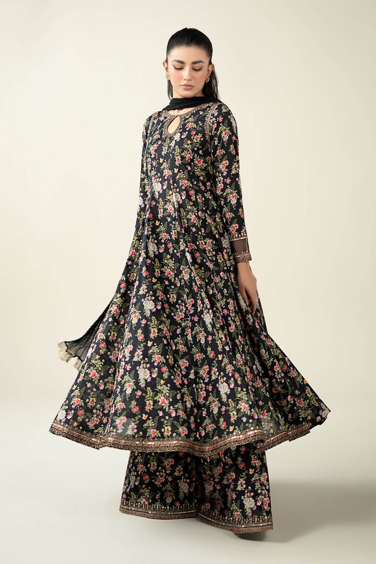 Maria B | Luxury Winter Pret 25 | DW-EA24-81R1-Black, image 6