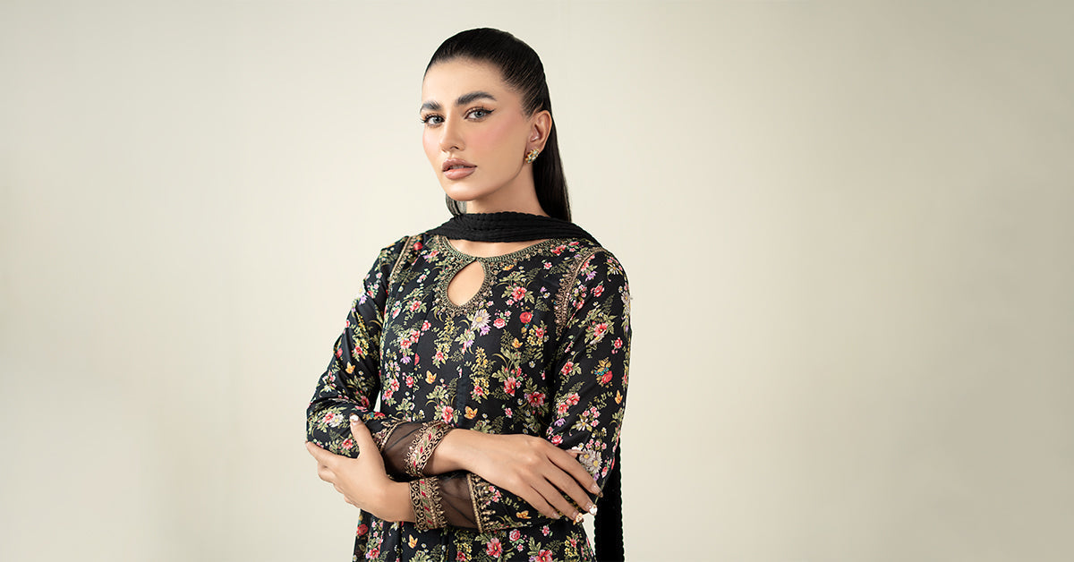 Maria B | Luxury Winter Pret 25 | DW-EA24-81R1-Black, image 7