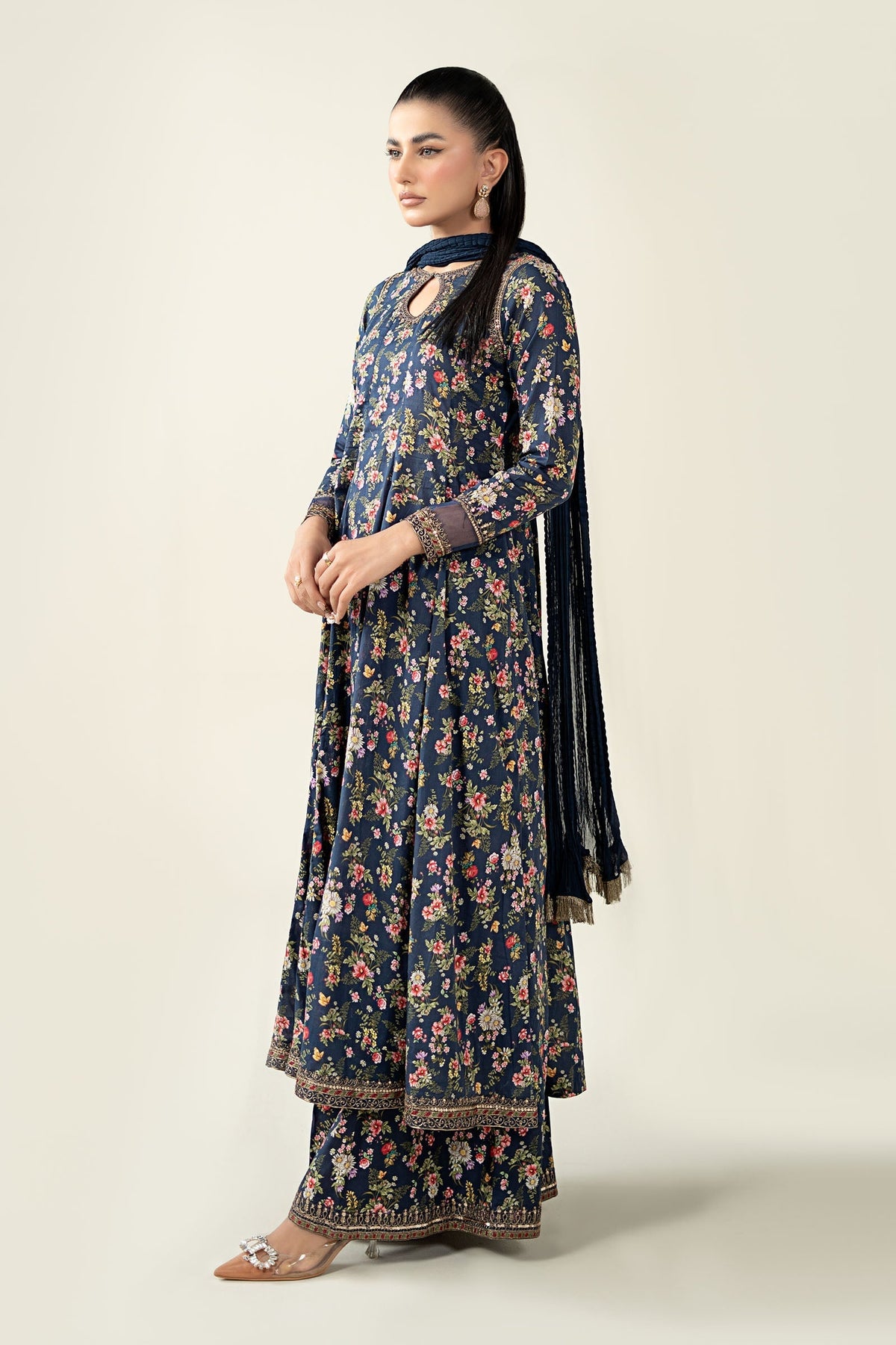 Maria B | Luxury Winter Pret 25 | DW-EA24-81R1-Blue, image 4