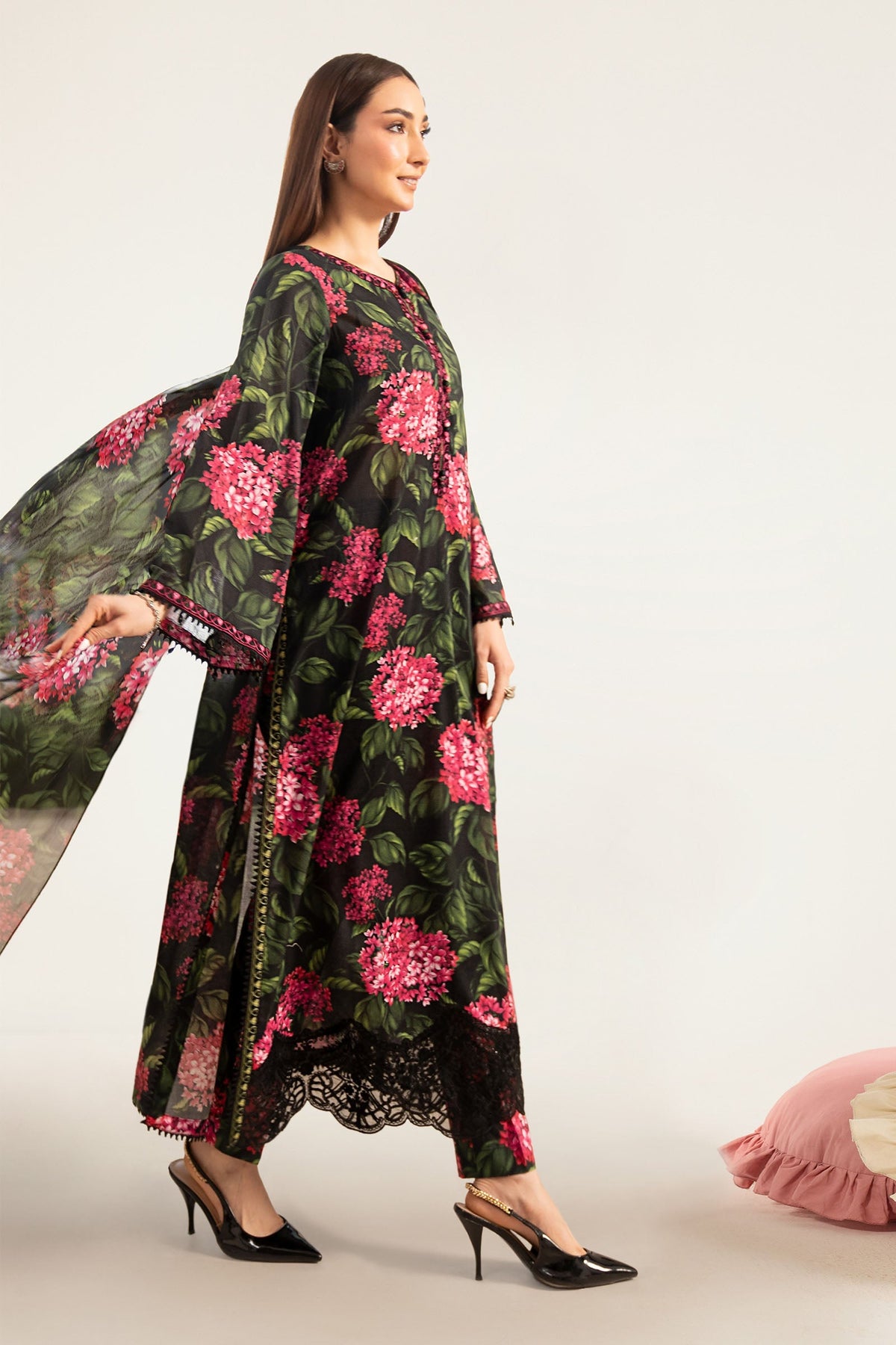 Maria B | Luxury Pret Pre Fall | DW-PF26-15-Black, image 4
