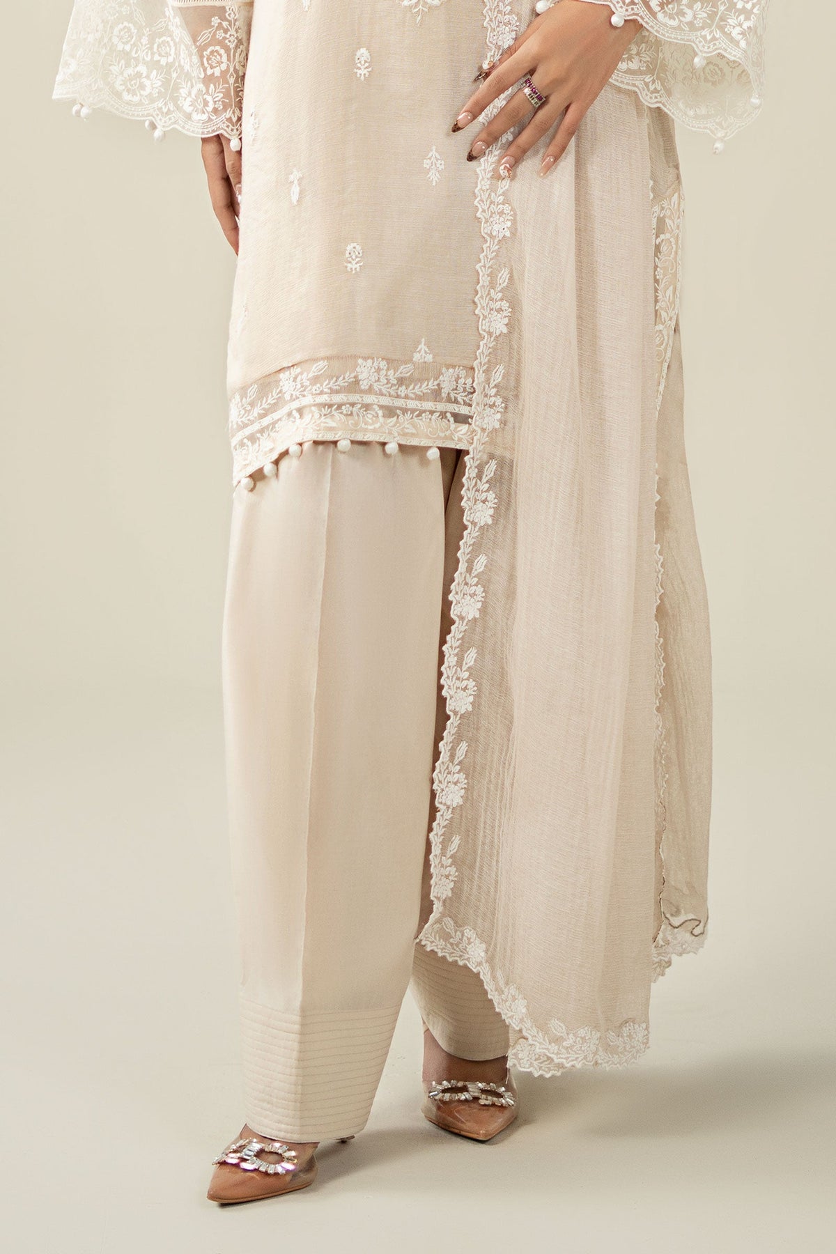 Maria B | Luxury Winter Pret 25 | DW-EA25-123-Off White, image 8