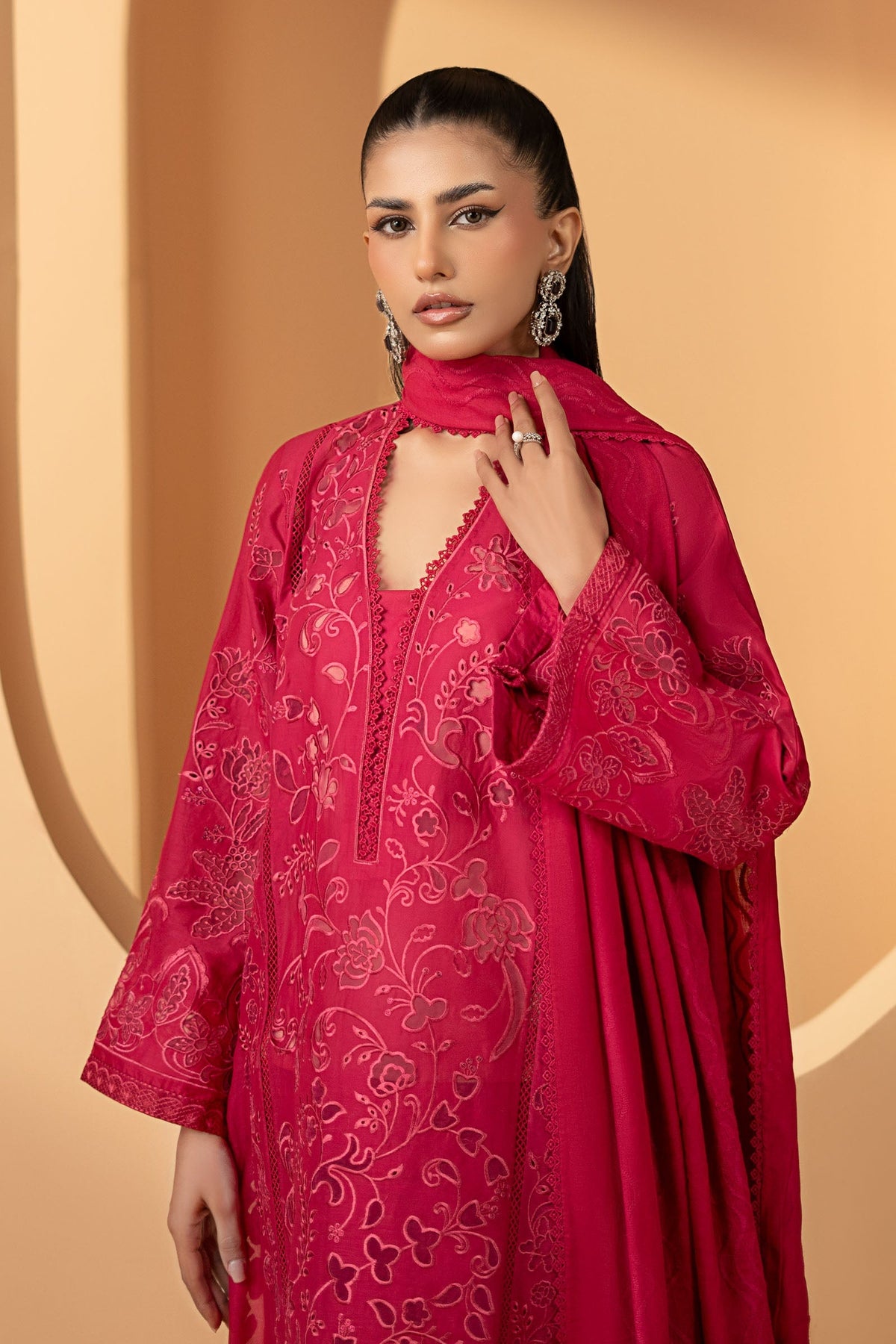 Maria B | Luxury Pret Pre Fall | DW-EF26-30-Magenta, image 3