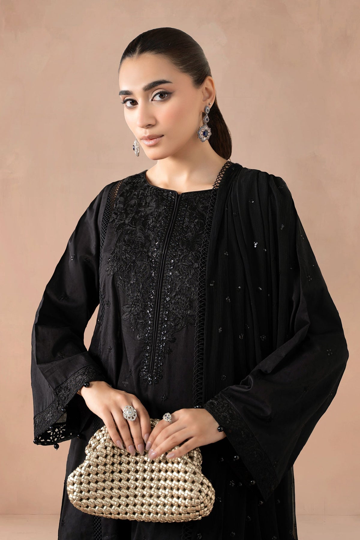 Maria B | Luxury Winter Pret 25 | DW-MN24-12R1-Black, image 4