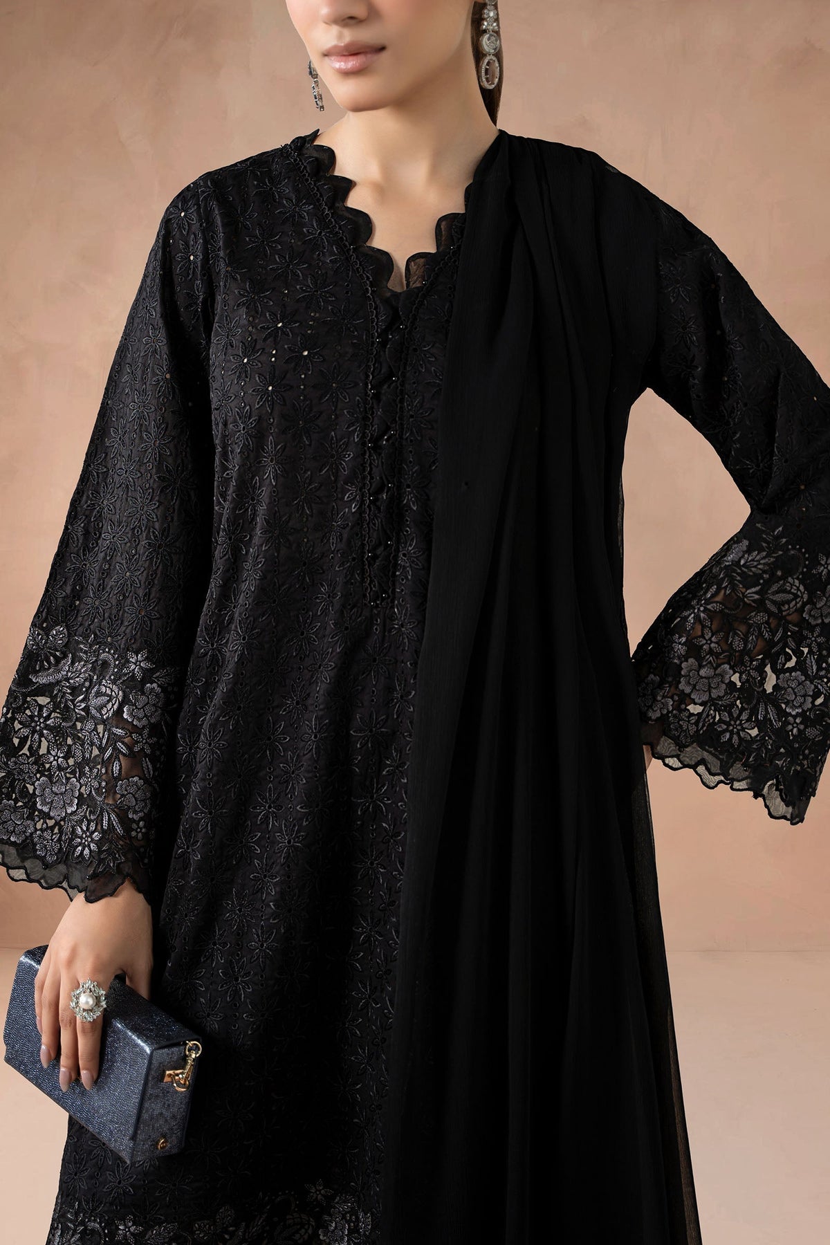 Maria B | Luxury Winter Pret 25 | DW-MN25-11-Black, image 5