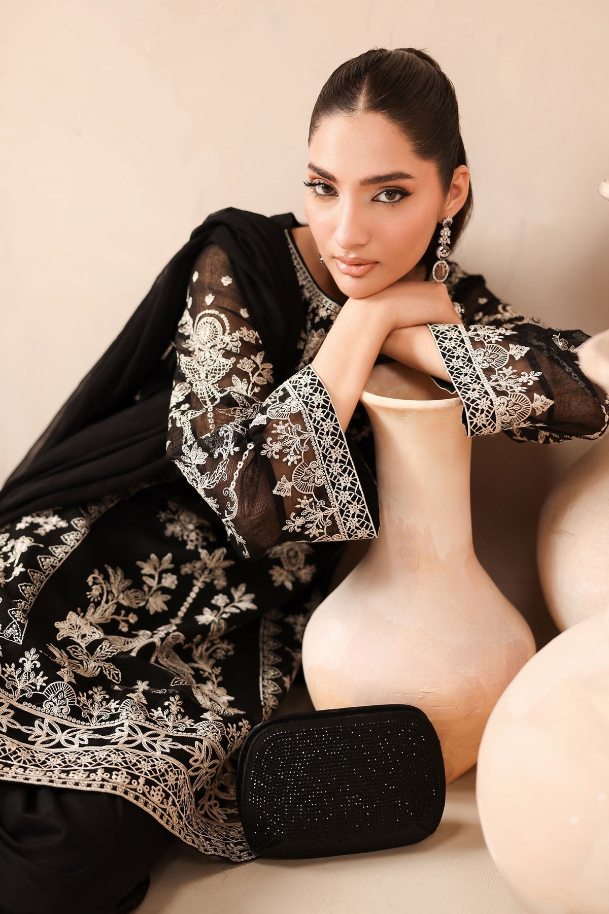 Maria B | Luxury Winter Pret 25 | DW-MN25-03-Black, image 8