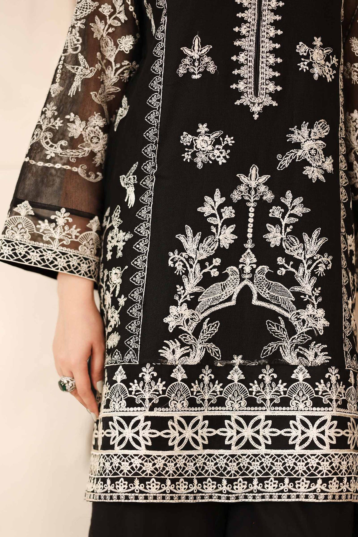 Maria B | Luxury Winter Pret 25 | DW-MN25-03-Black, image 4