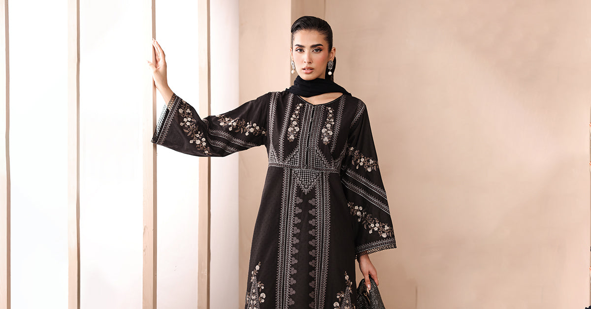 Maria B | Luxury Winter Pret 25 | DW-MN25-10-Black, image 6