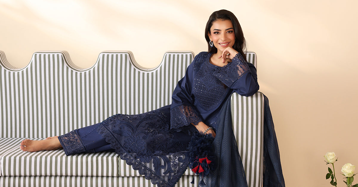 Maria B | Luxury Winter Pret 25 | DW-PF25-07-Blu, image 4