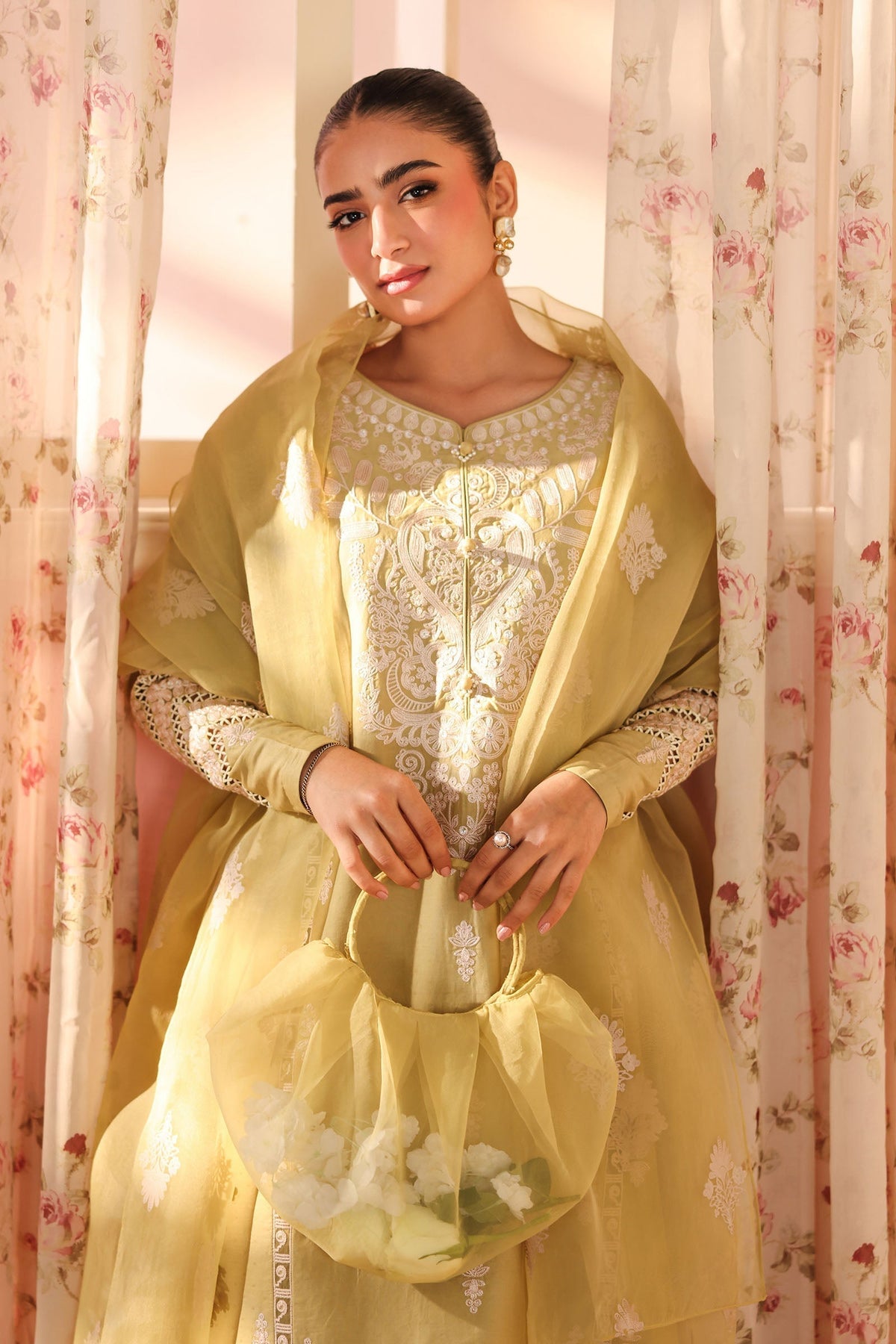 Maria B | Luxury Winter Pret 25 | DW-PF25-34-Light Green, image 4