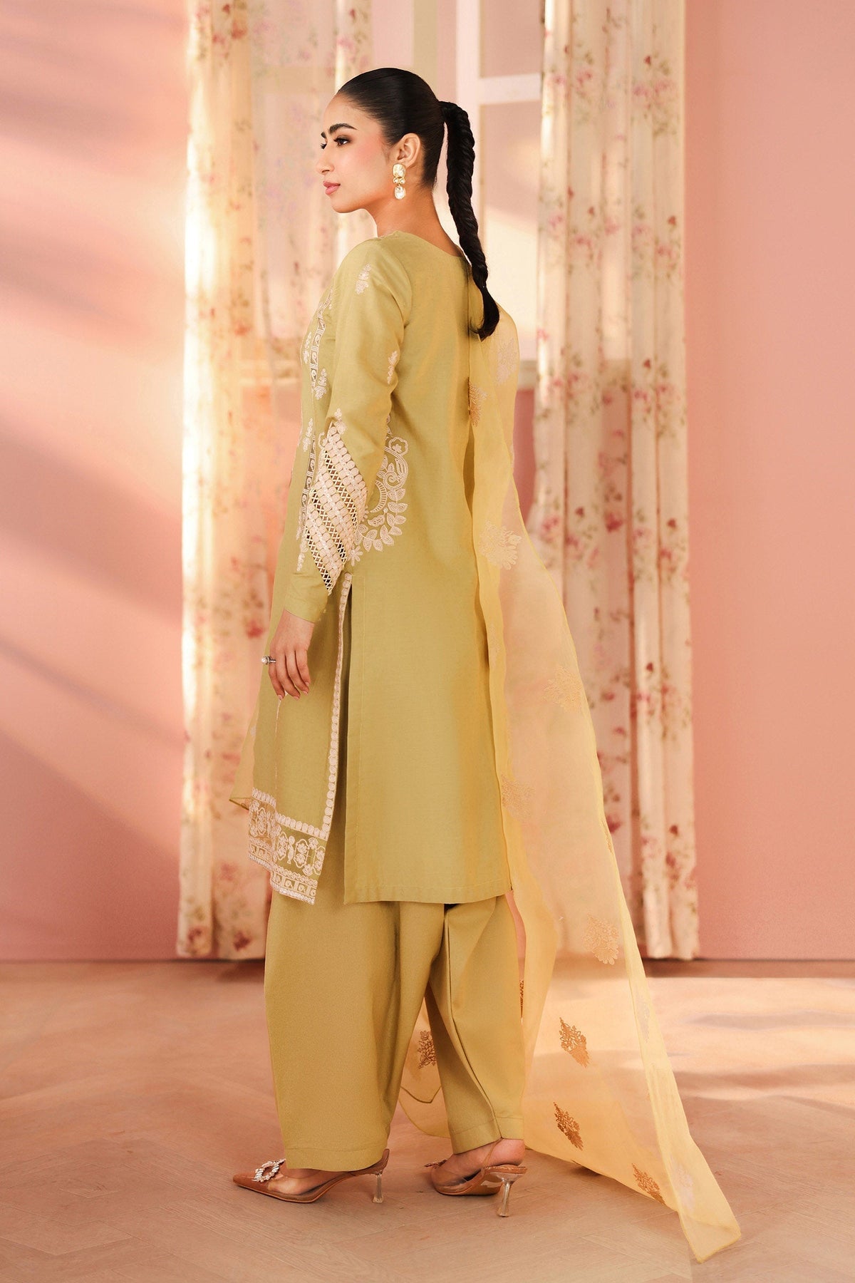 Maria B | Luxury Winter Pret 25 | DW-PF25-34-Light Green, image 3