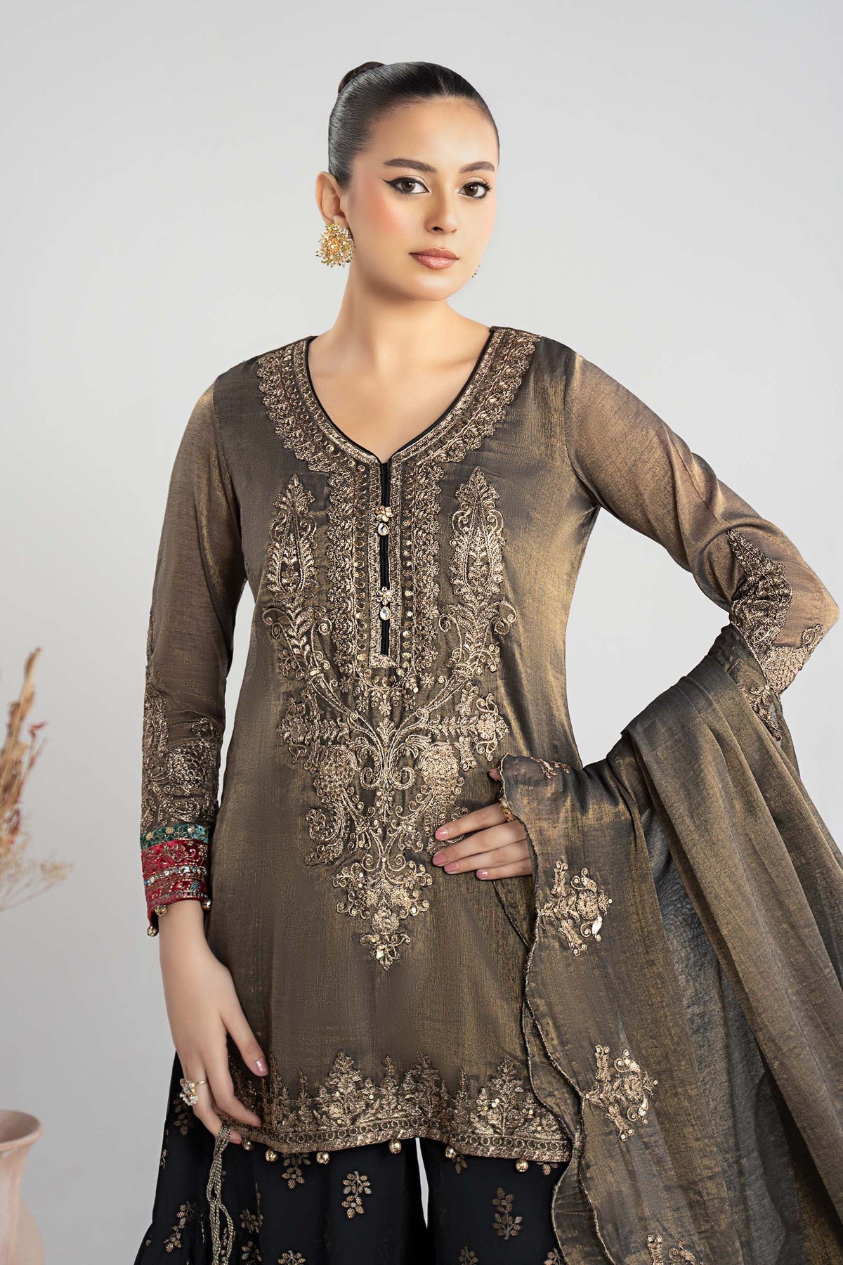 Maria B | Luxury Winter Pret 25 | DW-W25-01-Black, image 5