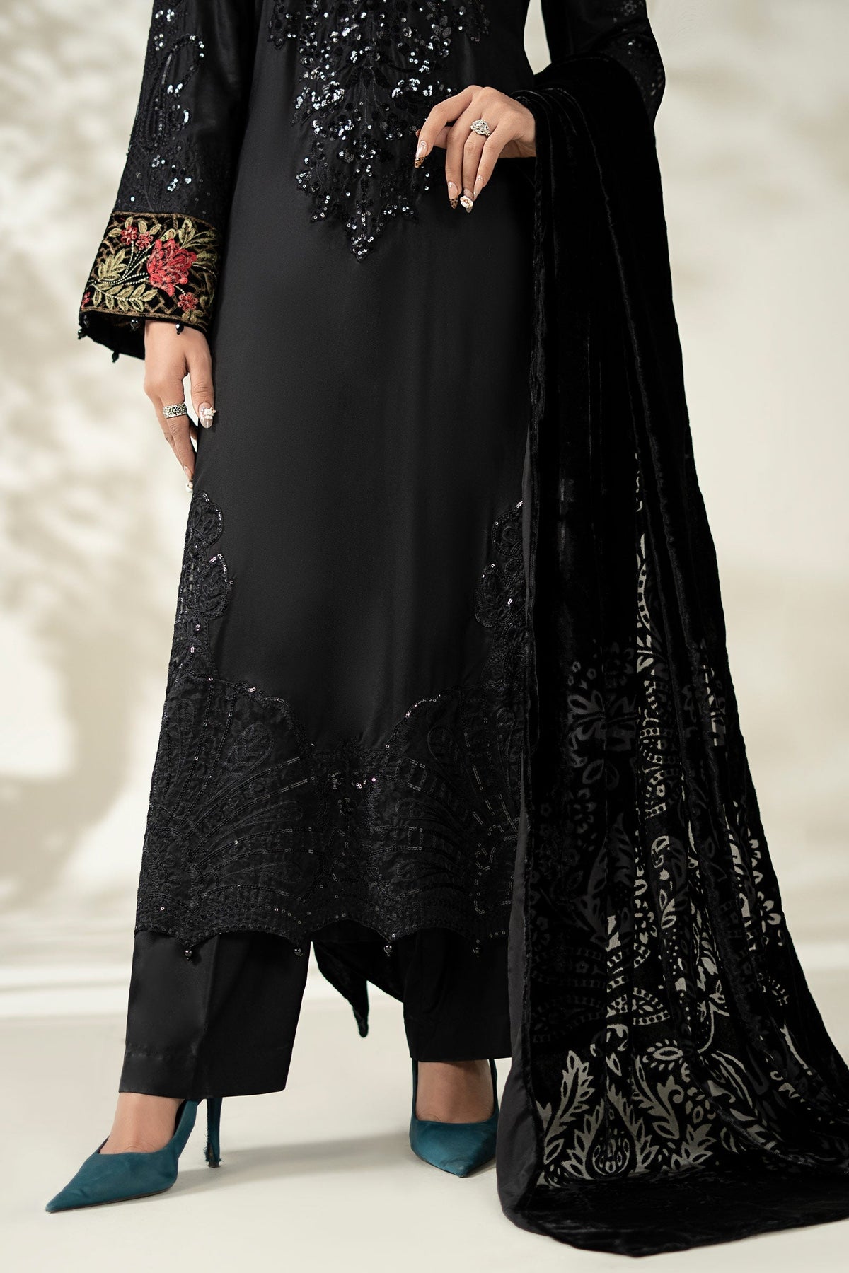 Maria B | Luxury Winter Pret 25 | DW-W25-20-Black-7