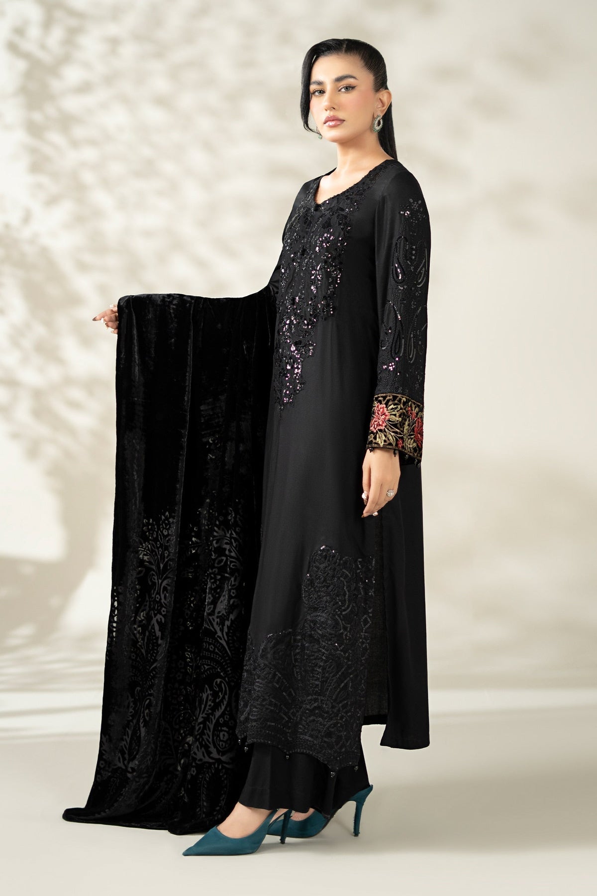 Maria B | Luxury Winter Pret 25 | DW-W25-20-Black-4