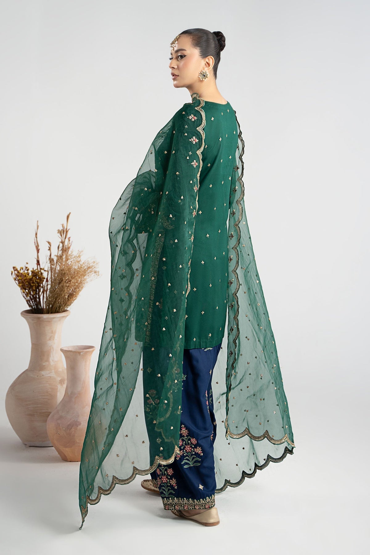 Maria B | Pre Fall Dresses | 3 Piece Embroidered Linen Suit ZC, image 2