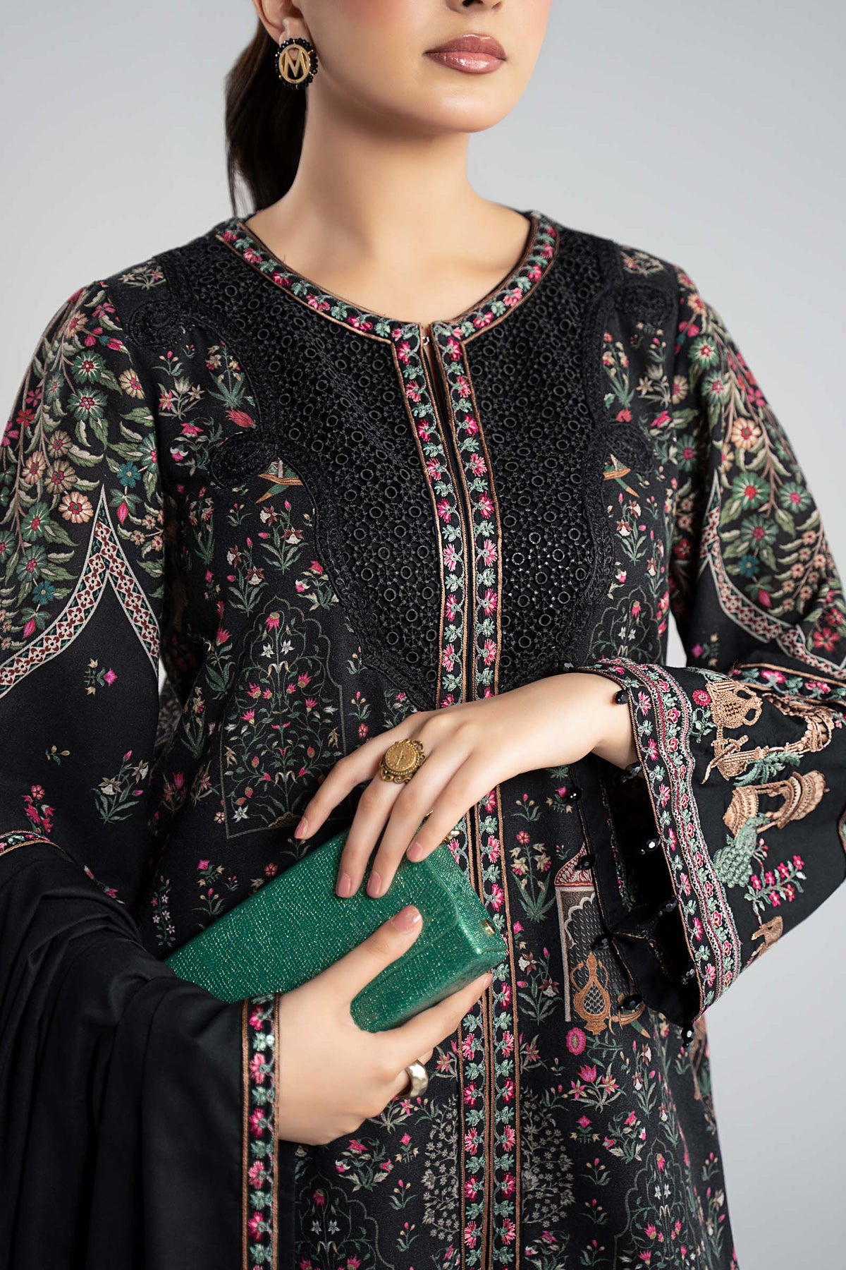 Maria B | Luxury Winter Pret 25 | DW-W25-35-Black, image 3