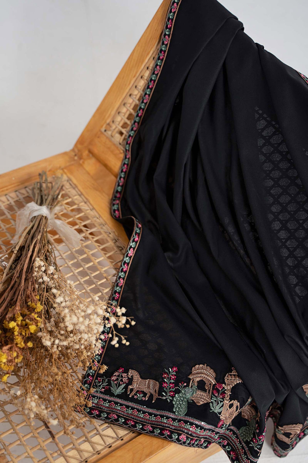 Maria B | Luxury Winter Pret 25 | DW-W25-35-Black, image 7