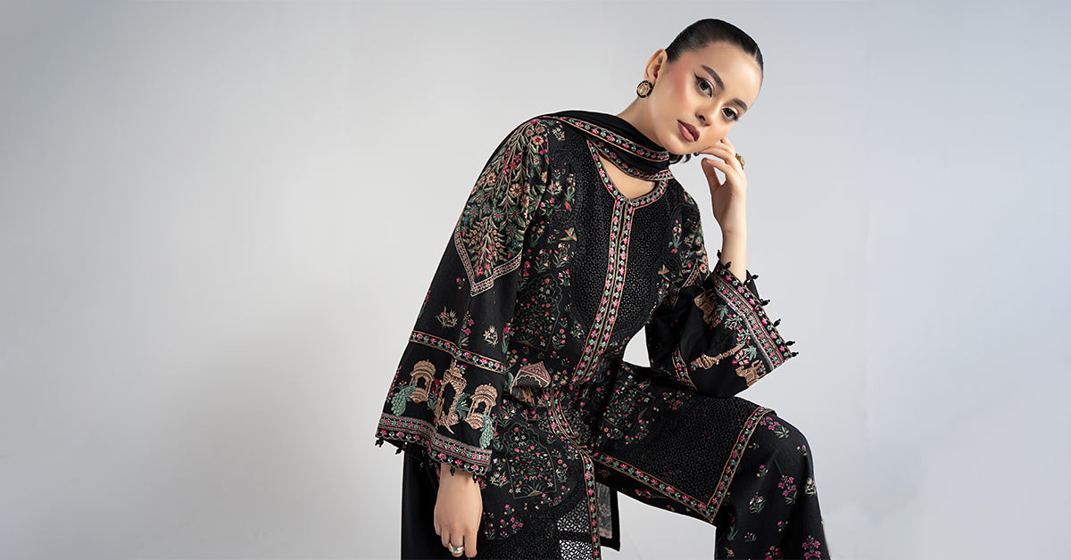 Maria B | Luxury Winter Pret 25 | DW-W25-35-Black, image 9