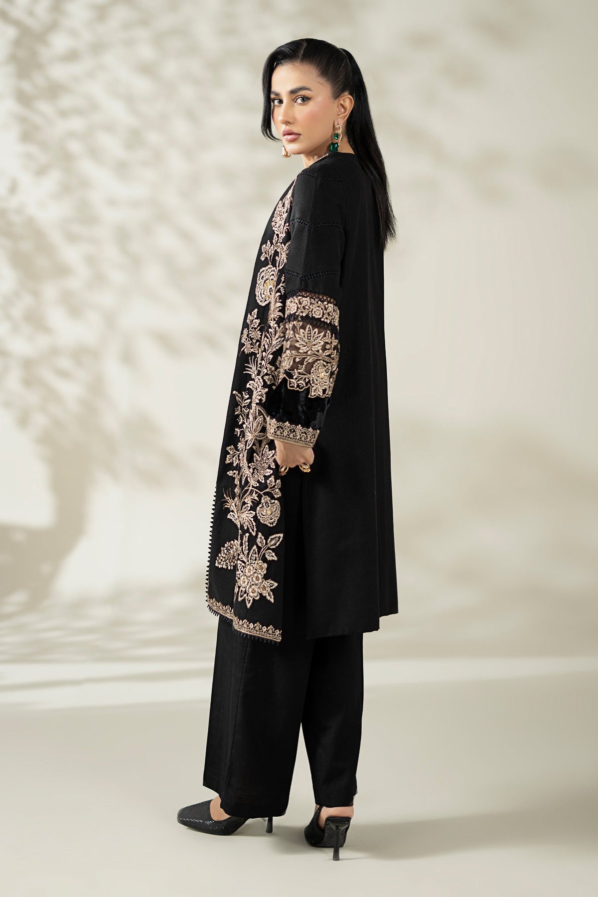 Maria B | Pre Fall Dresses | 3 Piece Embroidered Khaddar Suit ZG, image 2
