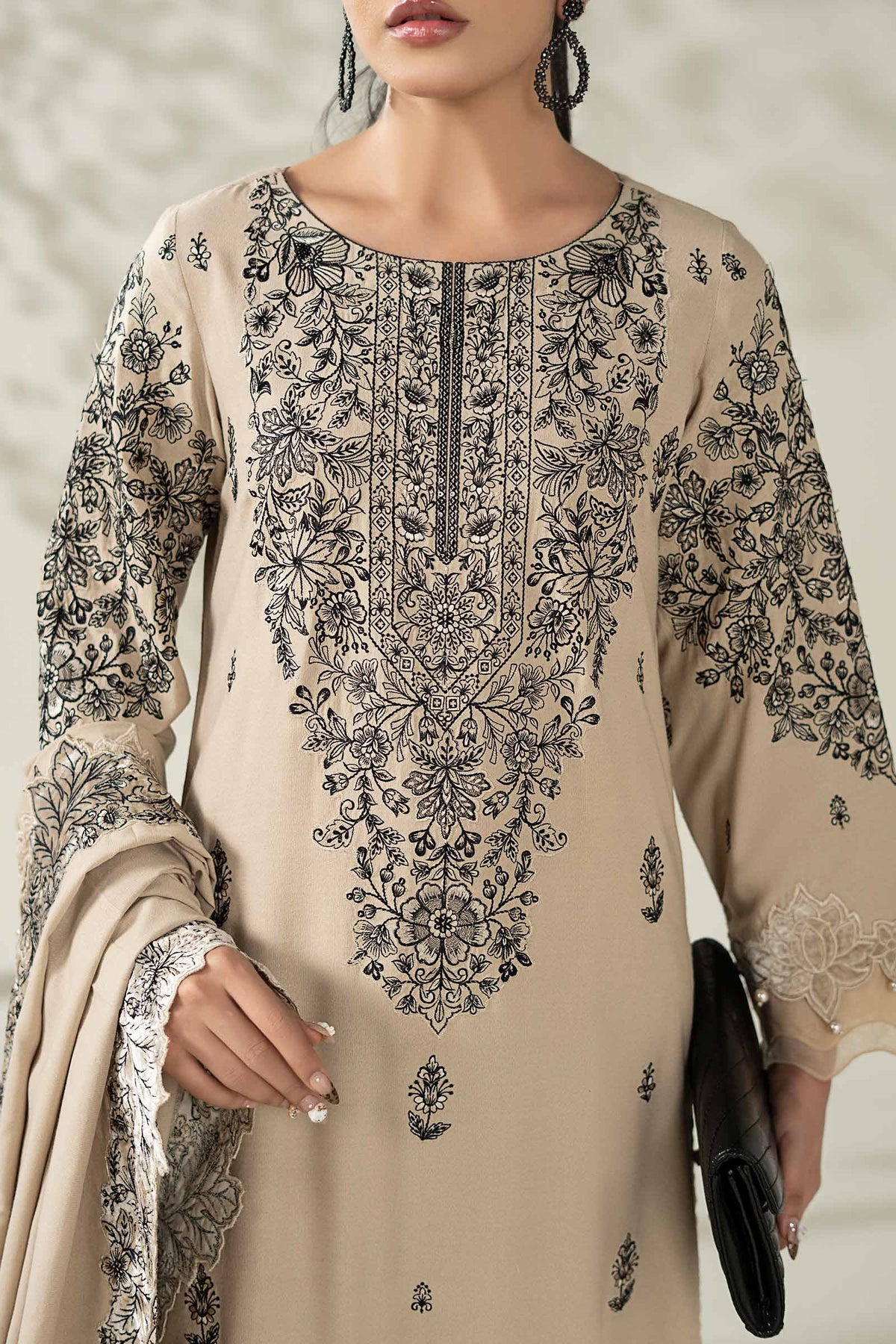 Maria B | Luxury Winter Pret 25 | DW-W25-47-BEIGE, image 3
