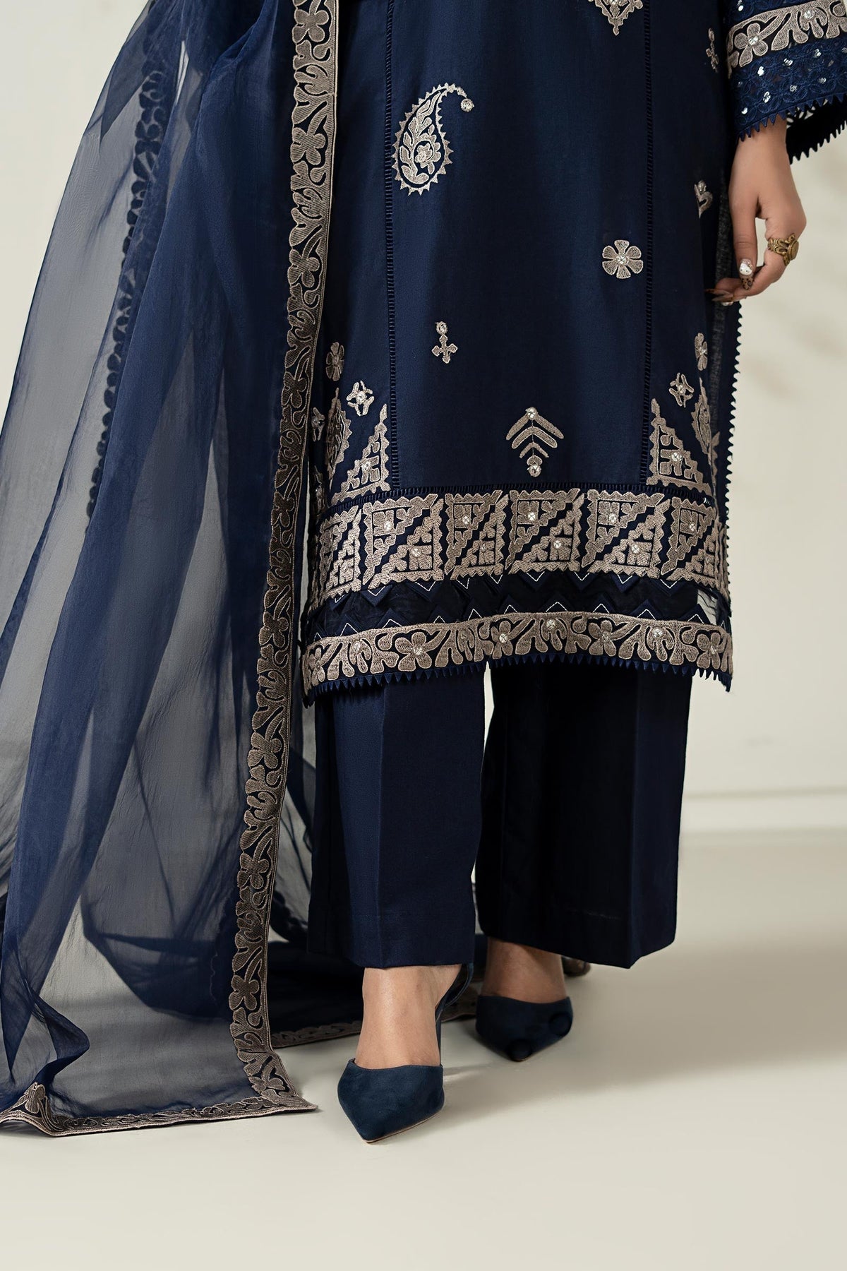 Maria B | Luxury Winter Pret 25 | DW-W25-54-Blue, image 7