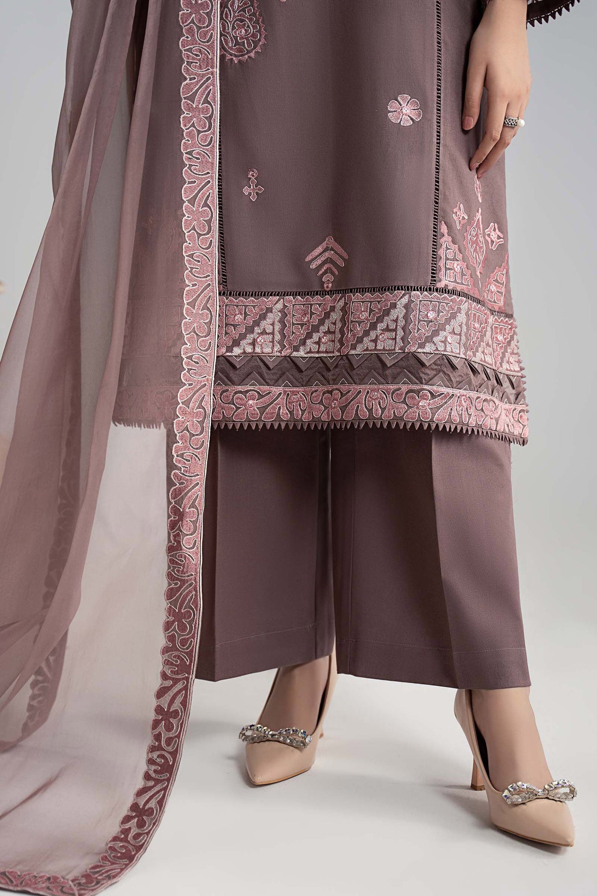 Maria B | Luxury Winter Pret 25 | DW-W25-54-Peachy Pink, image 4
