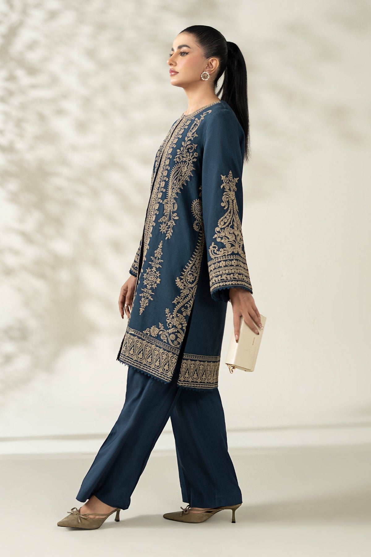 Maria B | Luxury Winter Pret 25 | DW-W25-58-Blue, image 3