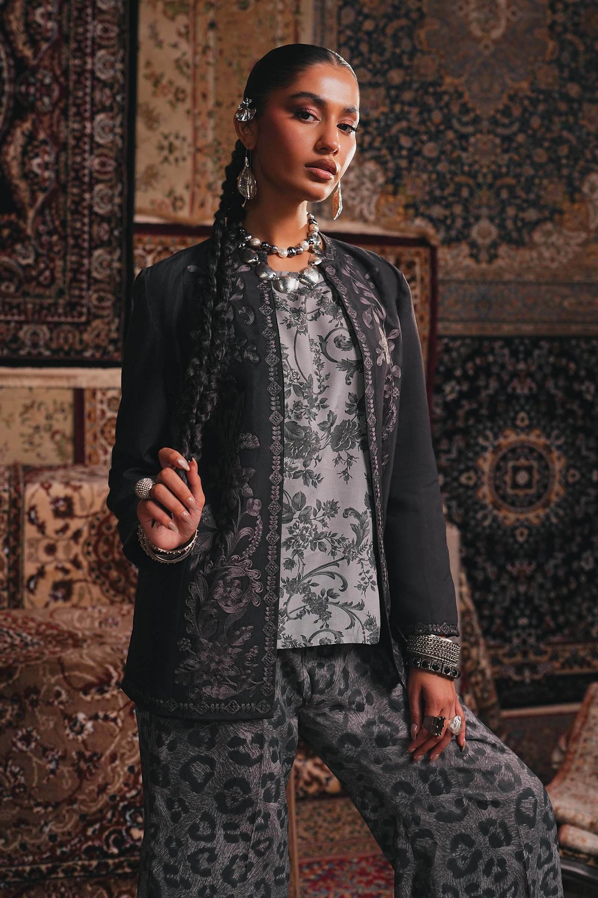 Maria B | Luxury Pret Winter 25 | DW-W25-83, image 5