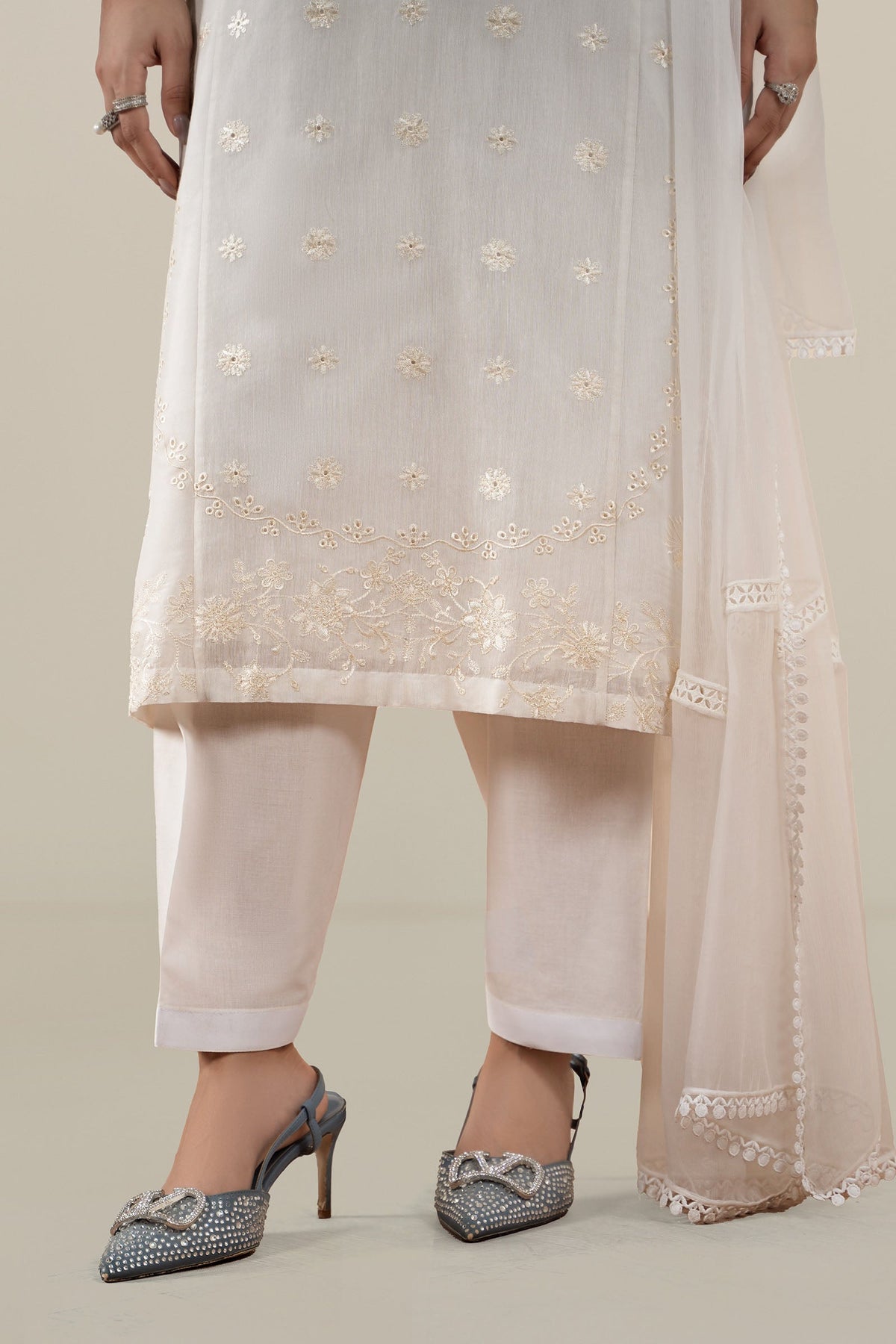Maria B | Luxury Winter Pret 25 | DW-EA25-76-Off White, image 8