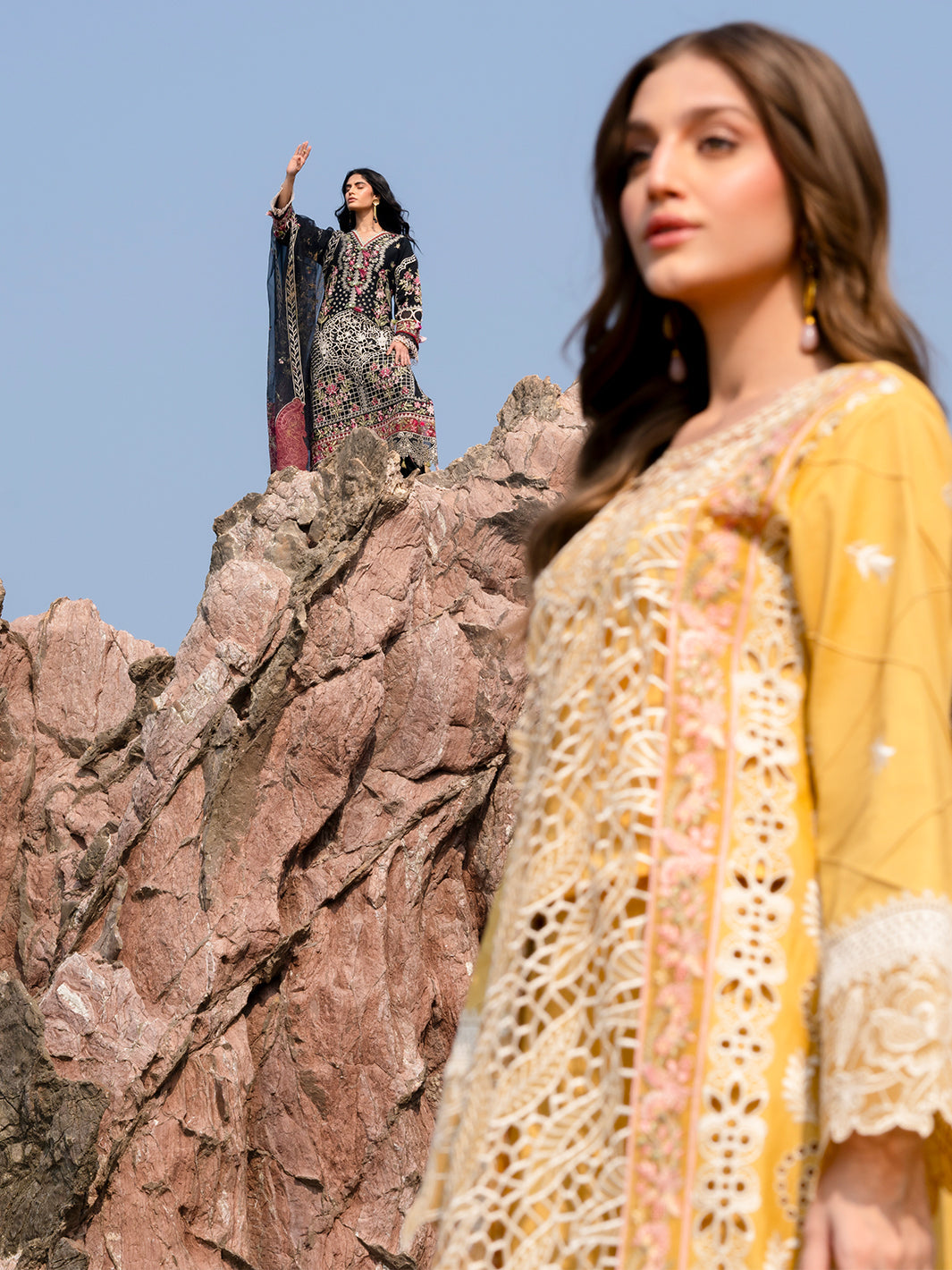 Mahnur | Sirena Luxury Lawn 25 | Dahlia -  Mahnur Ladies Clothes - Original Designer Dress - House of Maryam