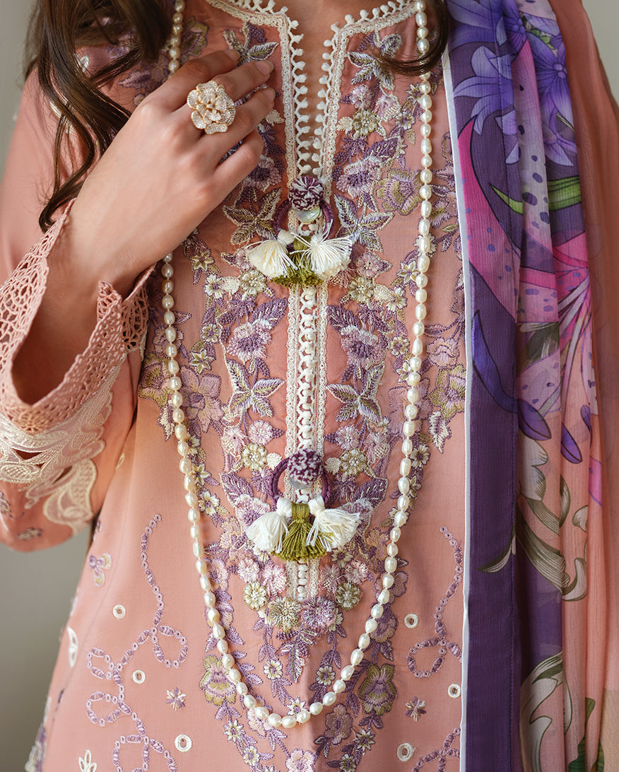 Mushq | Amoi Luxury Lawn | Daisy Chain, image 3