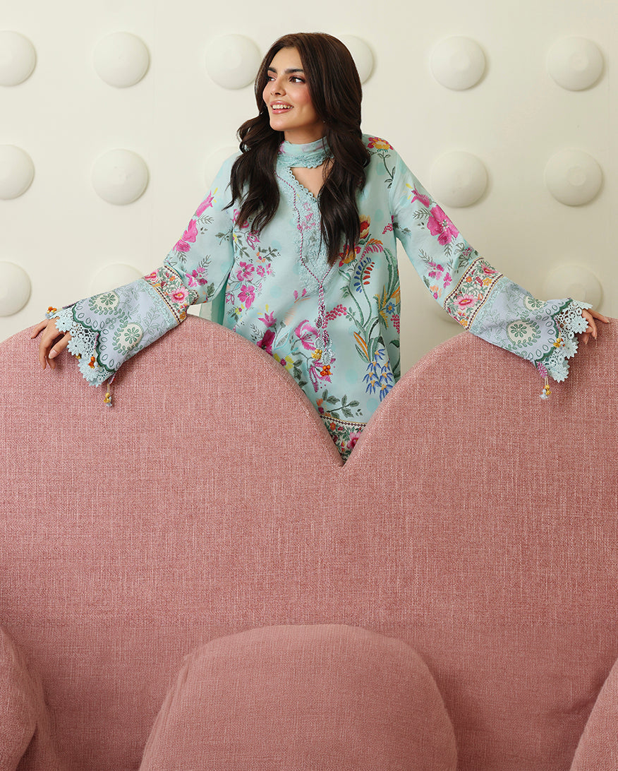 Roheenaz | Petals in Print | Delft Bloom-3