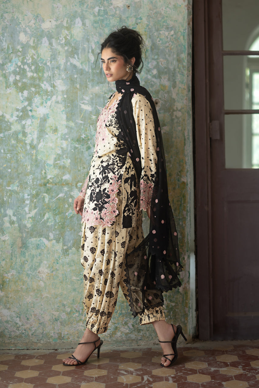 Zainab Chottani | Summer Edition 26 | Dusk Muse, image 2