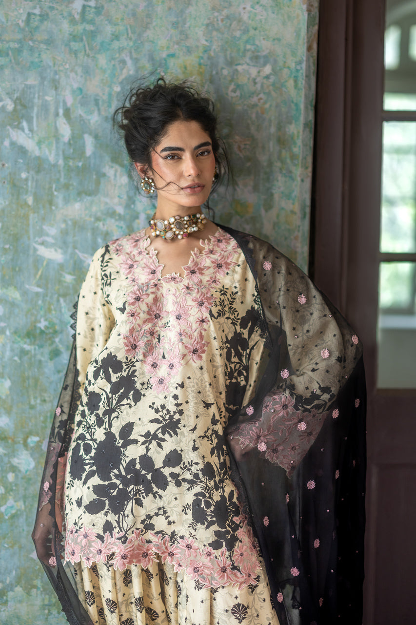 Zainab Chottani | Summer Edition 26 | Dusk Muse, image 3