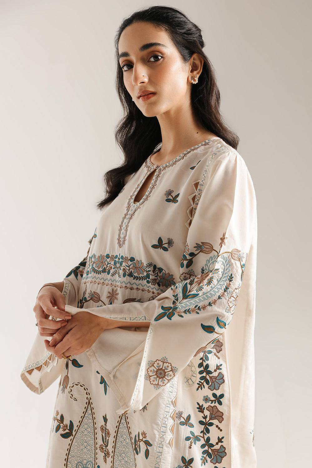 Ethnic | Rozana Collection 25 | Embroidered Dress 02A-4
