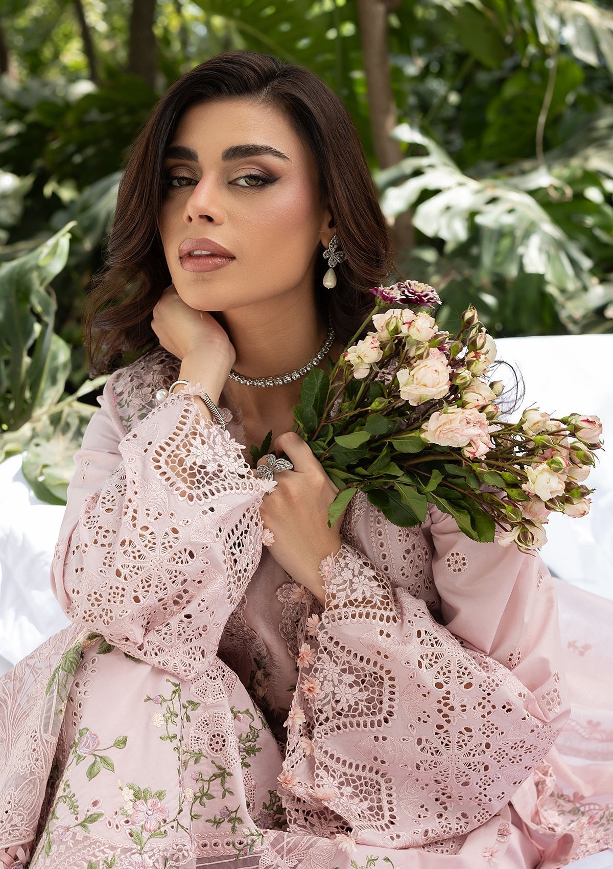 Elaf Premium | Luxury Lawn 26 | ELQ-1B LOVE ESCAPE, image 3