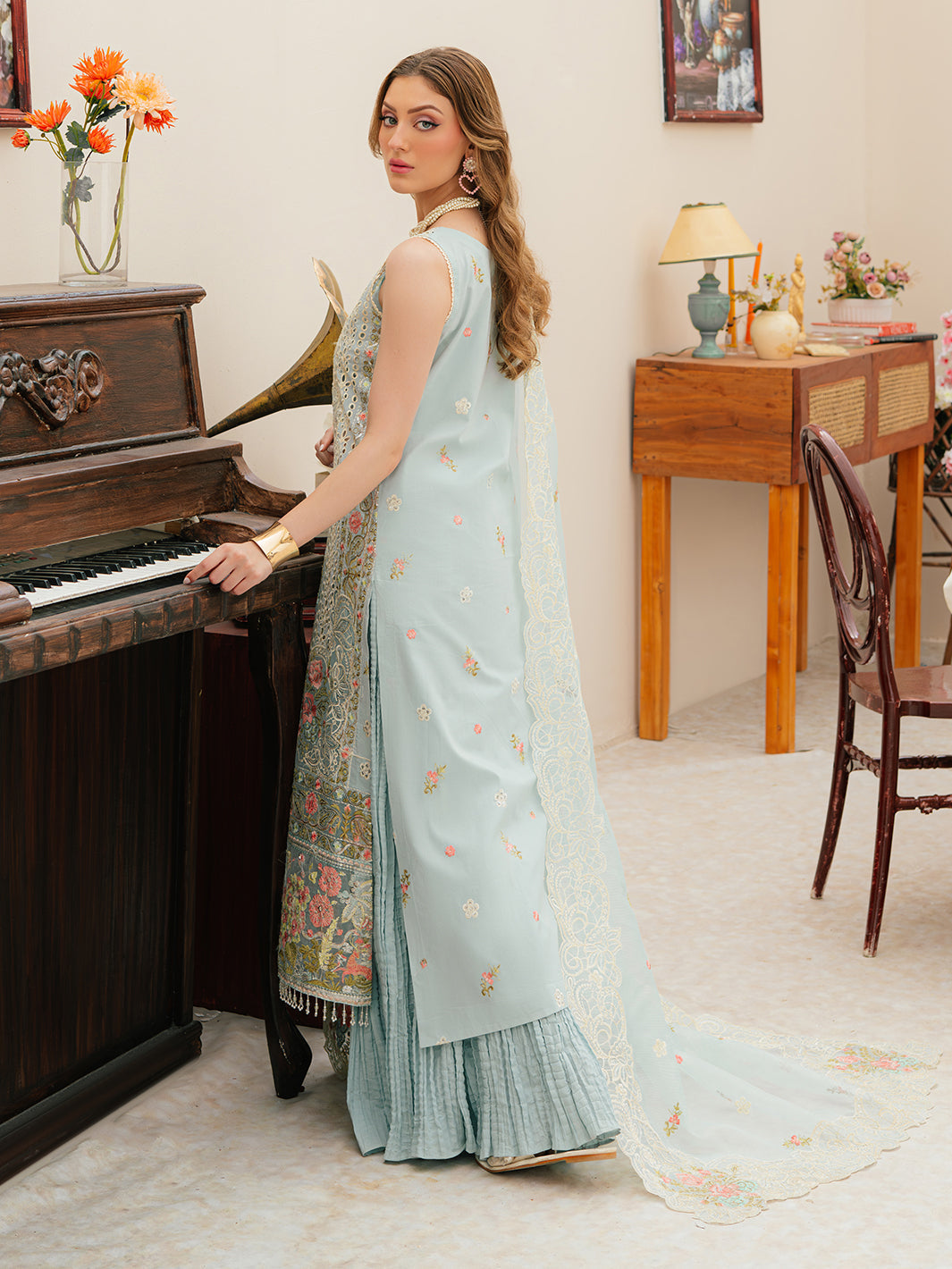 Mahnur | Allenura Luxury Lawn 24 | ELYSSA -  Mahnur Luxury - Original Designer Dress - House of Maryam